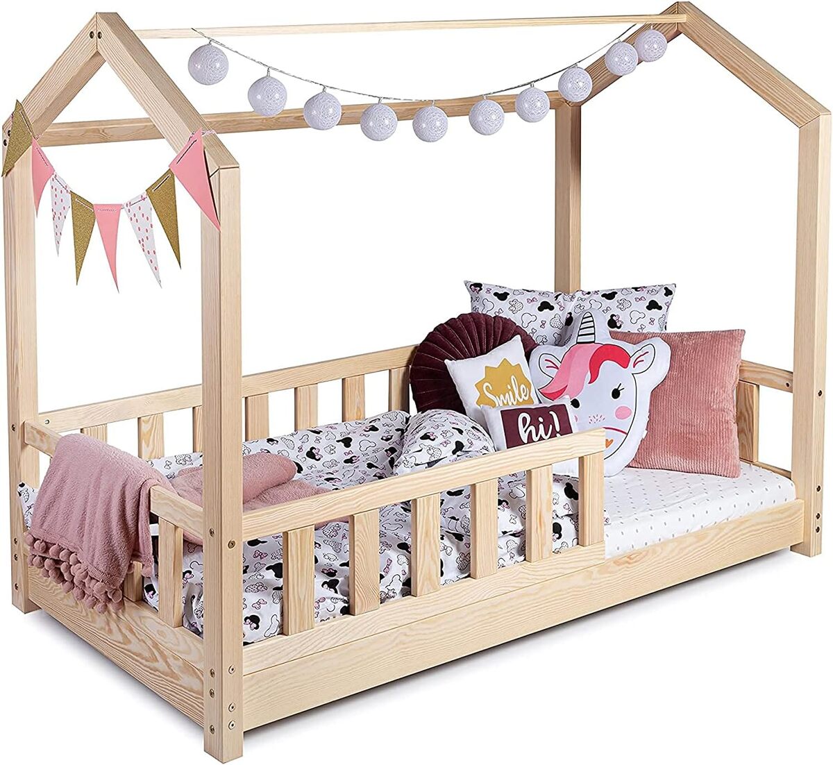 Test du lit cabane Latternost en bois de pin pour enfant