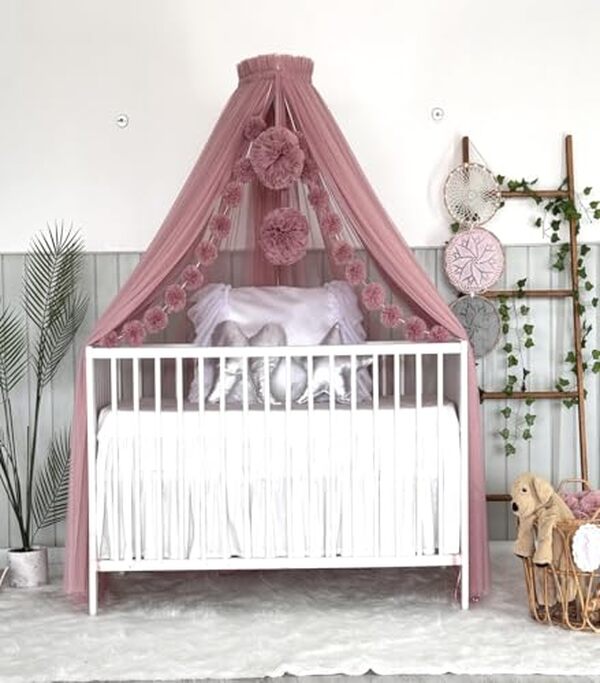 Découvrez pourquoi le ciel de lit Baby Fancyroom est le choix parfait pour ajouter une touche d'élégance et de douceur à la chambre de votre bébé. Avis et guide d'achat complet.